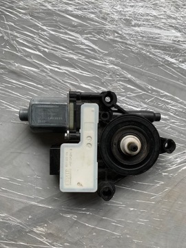 фото thumb №1, Двигунчик скла правий зад seat leon iii 0130822724