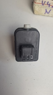 фото thumb №8, Vw fox моторчик регулировки лампы 5z0941295