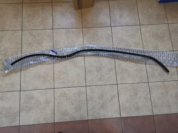 фото thumb №1, Volvo s60 v60 2010 - 2018 прокладка планки пороговой правая 31301042