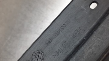 фото thumb №6, Планка прокладка обтікач двері правий перед 30661413 volvo v50 04-12r