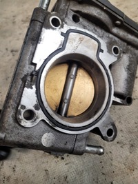 фото thumb №8, Дроссельная заслонка оригинальный номер l3r413640 mazda 6 gg fl 07r. 2.0b 107kw