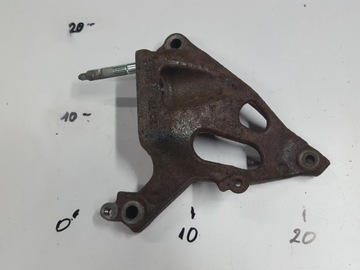 фото thumb №1, Toyota yaris iii 3 11-17r 1.3 b лапи кронштейн двигуна