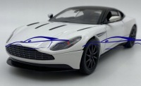 Модель Aston Martin DB11 белого цвета 1:24 Motormax 79345