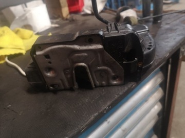 фото thumb №5, Mercedes w211 замок дверь правые зад 2117300635