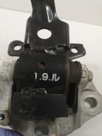 фото thumb №4, Cx-3 подушка кронштейн двигуна