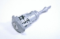 фото thumb №1, Vw passat b7 usa вкладка замка дверь 561837167