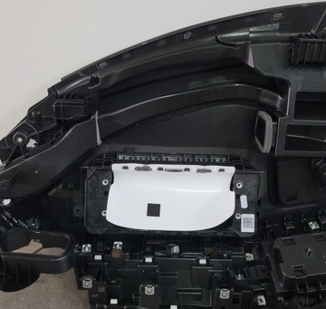 фото thumb №8, Audi e-tron gt панель роздавальна консоль шкіра 4j3857003d