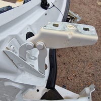 фото thumb №1, Iveco daily 2014 - петля капот двигуна правий