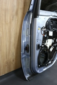 фото thumb №9, Mercedes ml w164 рестайлінг двері праві зад задні комплектні лак c349