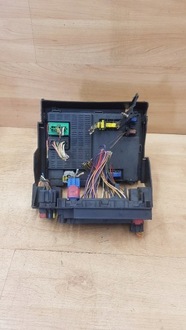 фото thumb №1, Коробка предохранителей peugeot 406 lift 2.0 hdi