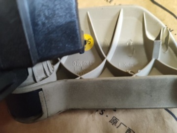 фото thumb №9, Audi a6 c6 рычаг открывания капота 4f1823533c