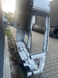 фото thumb №5, Mercedes actros mp4 mp5 кабіна bok обшивка чверть кабіни чверть stream