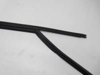 фото thumb №4, Прокладка стекло рамки дверь audi a4 b8 правая передняя оригинал