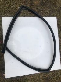 фото thumb №1, Прокладка напрямна вікон перед audi q7 4l0837440b