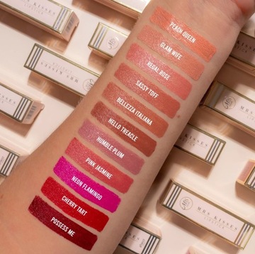 Губная помада Bperfect Mrs Kisses Lipstick PEACHY QUEEN