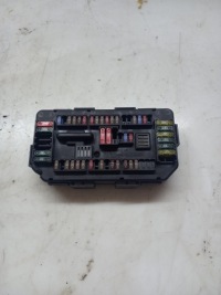 фото thumb №1, Коробка предохранителей bmw 1 2,0t 933787901