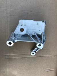 фото thumb №1, Volvo s90 ii xc 90 кронштейн кронштейн двигателя 31480551