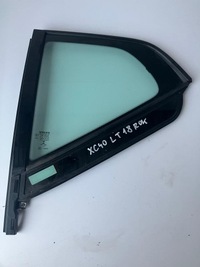 фото thumb №1, Скло двері лівий задня xc40 18 rok 31442381 трикутник