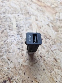 фото thumb №1, Роз'єм usb задня bmw 7 f01 f02 f03 f04 916719601