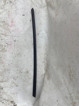 фото thumb №1, Tesla модель y 20- зовнішня планка двері правих зад задній 1621169-00-c