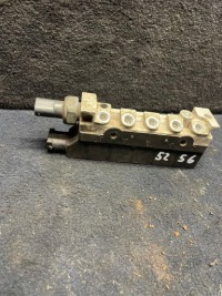 фото thumb №1, Mercedes w220 распределитель подвеска a2203200258