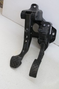 фото thumb №1, Педали газа тормоза audi a1 1.4