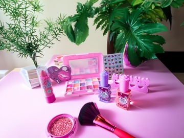BEAUTY SET ПАЛИТРА ТЕНЕЙ ГУБНАЯ ПОМАДА ЛАК