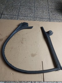 фото thumb №1, Прокладка кузовна двері праві p верх audi a7