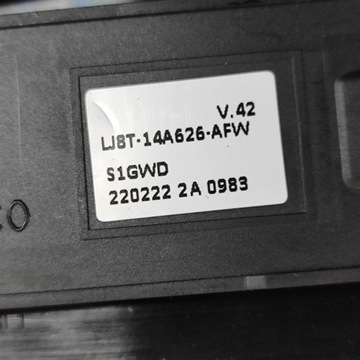 фото thumb №9, Ford mustang mach-e 2022 ліва сторона планка / прокладка скла двері