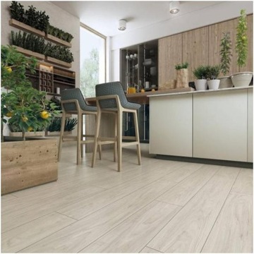 Panele Podłogowe Wiąz Baruch SWISS KRONO WODOODPORNE V FUGA D3710 V4 2.37m2