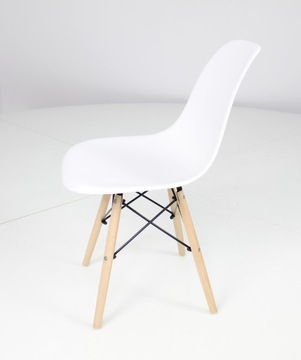4 стула SCANDINAVIAN и РАЗДВИЖНОЙ стол ARTISAN.