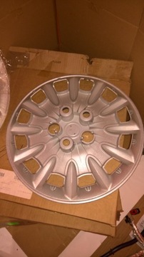 фото thumb №7, Chrysler town&couuntry crand voyager rg rs колпак 16'' оригинальный номер 04743065aa