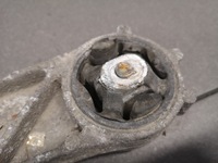 фото thumb №7, Лапи кріплення моста audi a8 d2 4d0599285