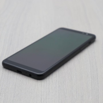 Смартфон Samsung Galaxy A8 2018 SM-A530F/DS 4 ГБ 32 ГБ, две SIM-карты, черный