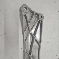 Кронштейн кронштейн верхний tesla model s plaid 2022r 1420568-00-a с Разборки, фото thumb