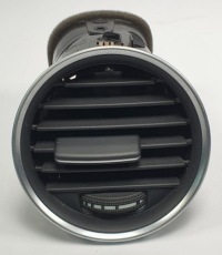 фото thumb №1, Решётка обдув mercedes w204 a2048306254