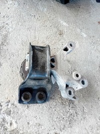 фото thumb №1, Кронштейн подушка двигуна renault scenic iv megane iv 1.2 tce 112846249r