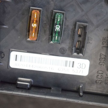 фото thumb №7, Audi q3 8u 2017 коробка предохранителей / комплект