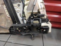 фото thumb №6, Mercedes w221 замок доводчик правый перед доводчик дверь