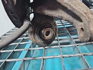 фото thumb №10, Ступиця колеса зад ліва поворотна опора підшипник 4x4 vw golf iv 1.9 tdi