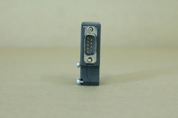 Металлический штекер для сетей PROFIBUS до 12 Мбит/с.