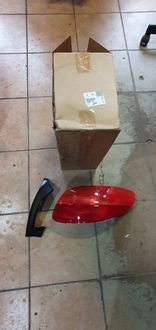 фото thumb №1, Peugeot 206 лампа правий задня nowa