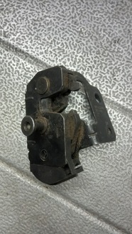 фото thumb №3, Замок кришки volvo xc90 30649107