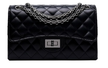 КЛАССИЧЕСКАЯ СТЕГАНАЯ СУМКА CHANEL НА ЦЕПИ
