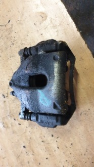 фото thumb №1, Toyota auris i суппорт правый перед 1.4 d4d