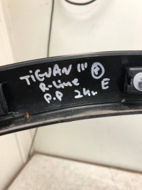 фото thumb №11, Молдинг крыльев правое перед r-line vw tiguan iii 571853718a