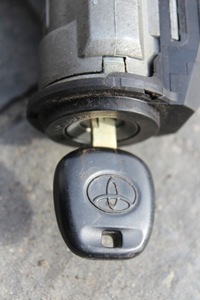 фото thumb №7, Набор стартовый бортовой компьютер замок зажигания ключ yaris ii lift 1.0 89661-0dd80