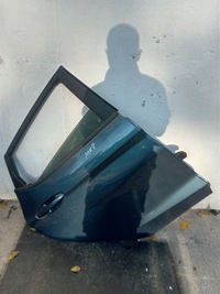 фото thumb №1, Ford fiesta mk8 дверь правое задние правый задняя