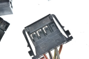 фото thumb №9, Штекеры модуля комфорта mercedes vito w639 6395450201 a6395450401