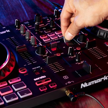 NUMARK MIXTRACK PLATINUM FX DJ КОНСОЛЬНЫЙ КОНТРОЛЛЕР ПРОГРАММНОЕ ОБЕСПЕЧЕНИЕ МИКШЕРА